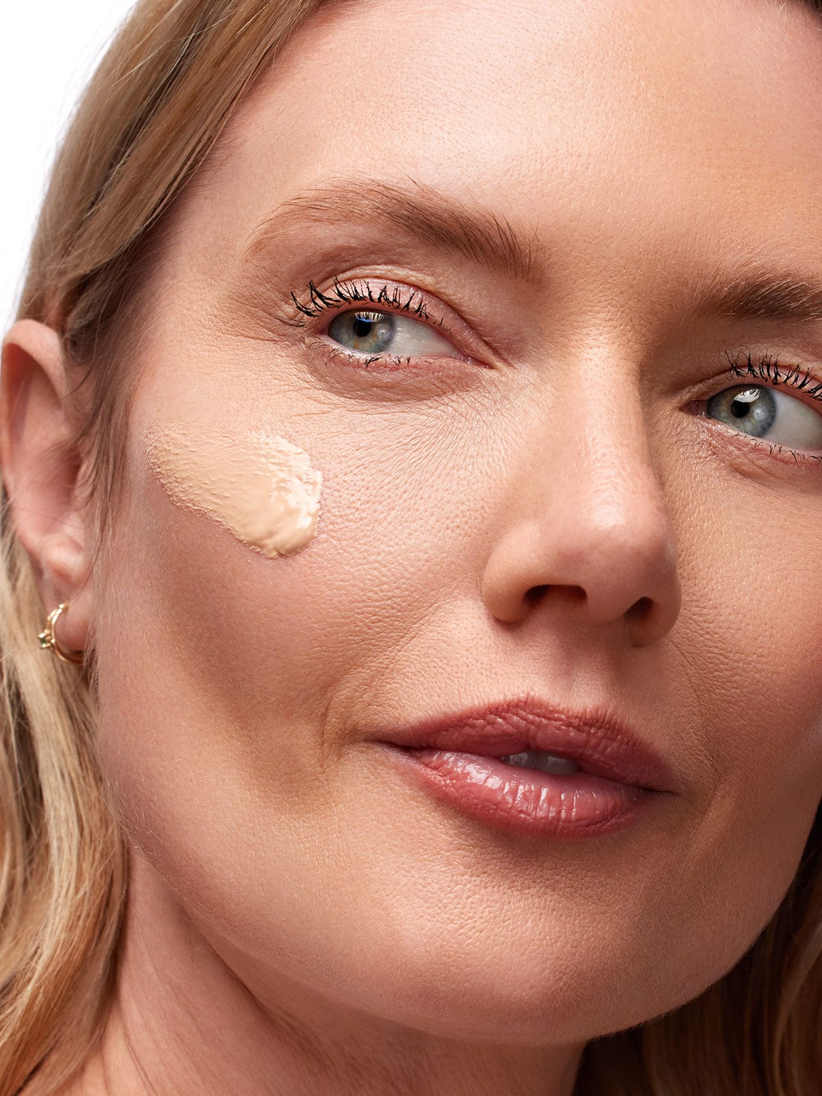DRMTLGY Universal Tinted Moisturizer SPF 46 - koloryzujący krem nawilżający CC z filtrem i kwasem hialuronowym 50 ml