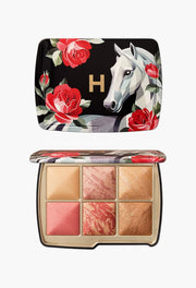 Hourglass Ambient Lighting Edit Unlocked Horse Paleta - wielofunkcyjna paleta do twarzy z technologią rozpraszania światła