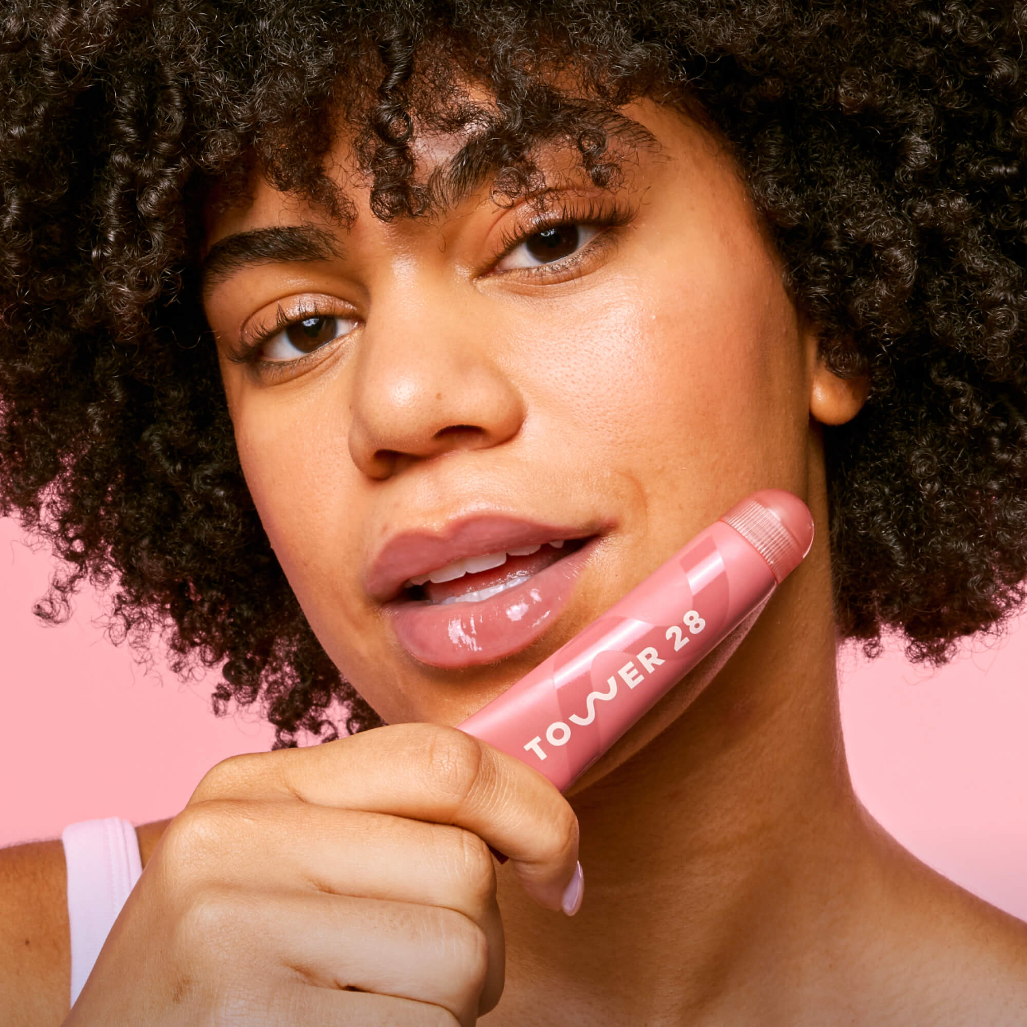 Tower 28 Beauty LipSoftie Tinted Lip Treatment - nawilżający balsam do ust z delikatnym kolorem 11 g