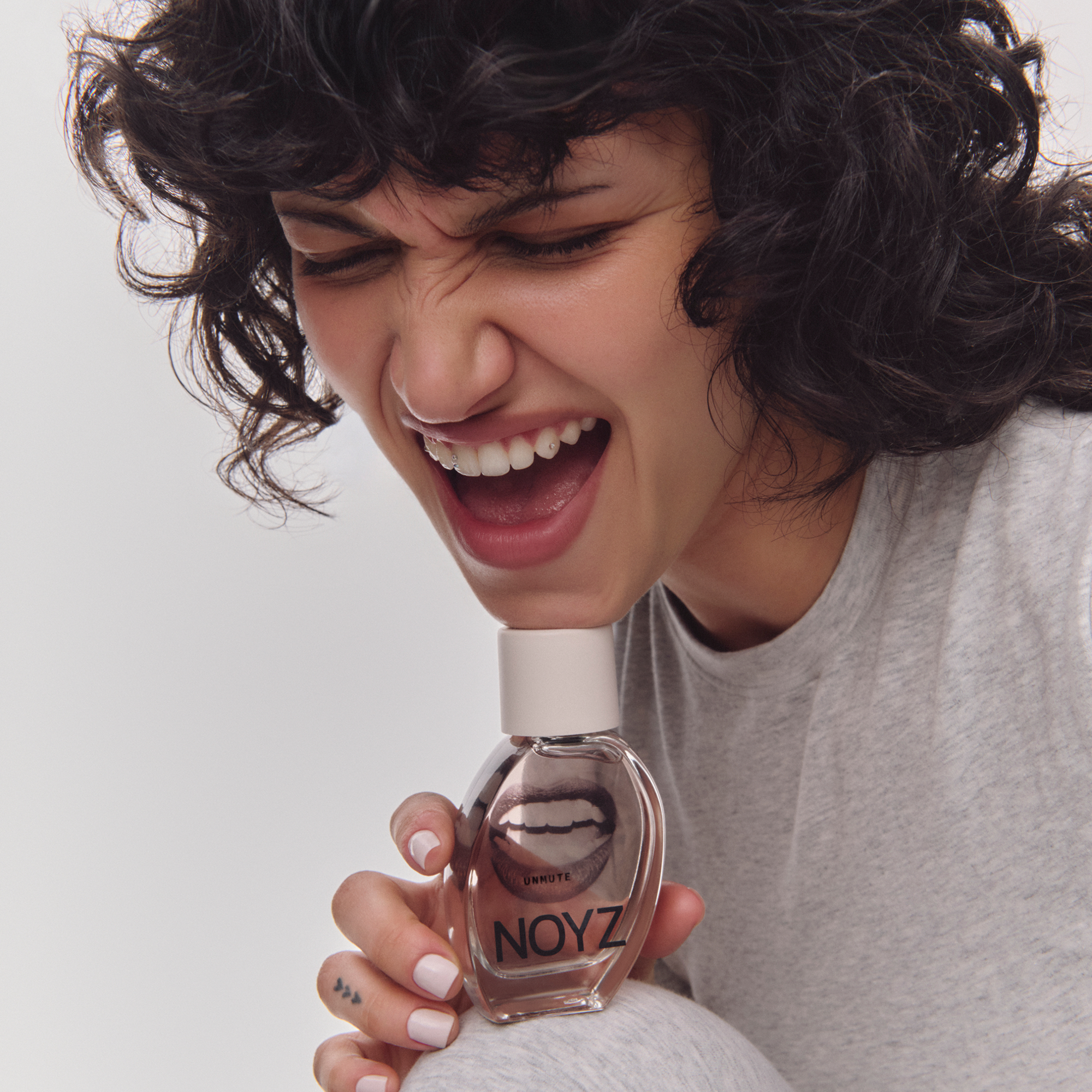 NOYZ Unmute Eau de Parfum Unisex Fragrance - woody amber gourmand with vanilla and cinnamon 15 ml