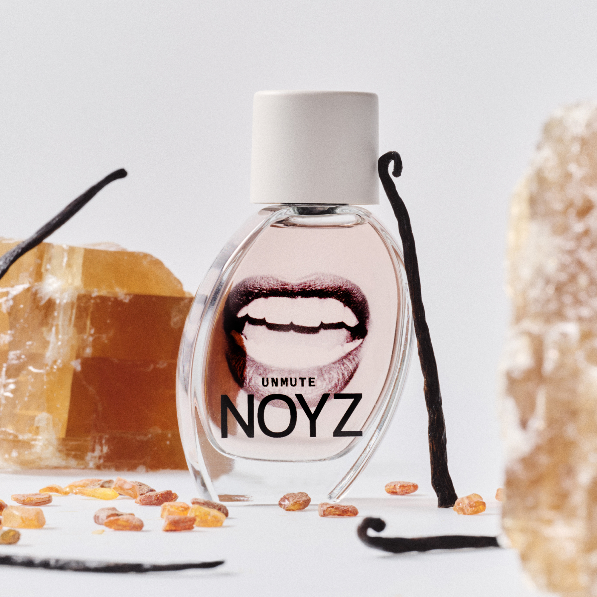 NOYZ Unmute Eau de Parfum Unisex Fragrance - woody amber gourmand with vanilla and cinnamon 15 ml