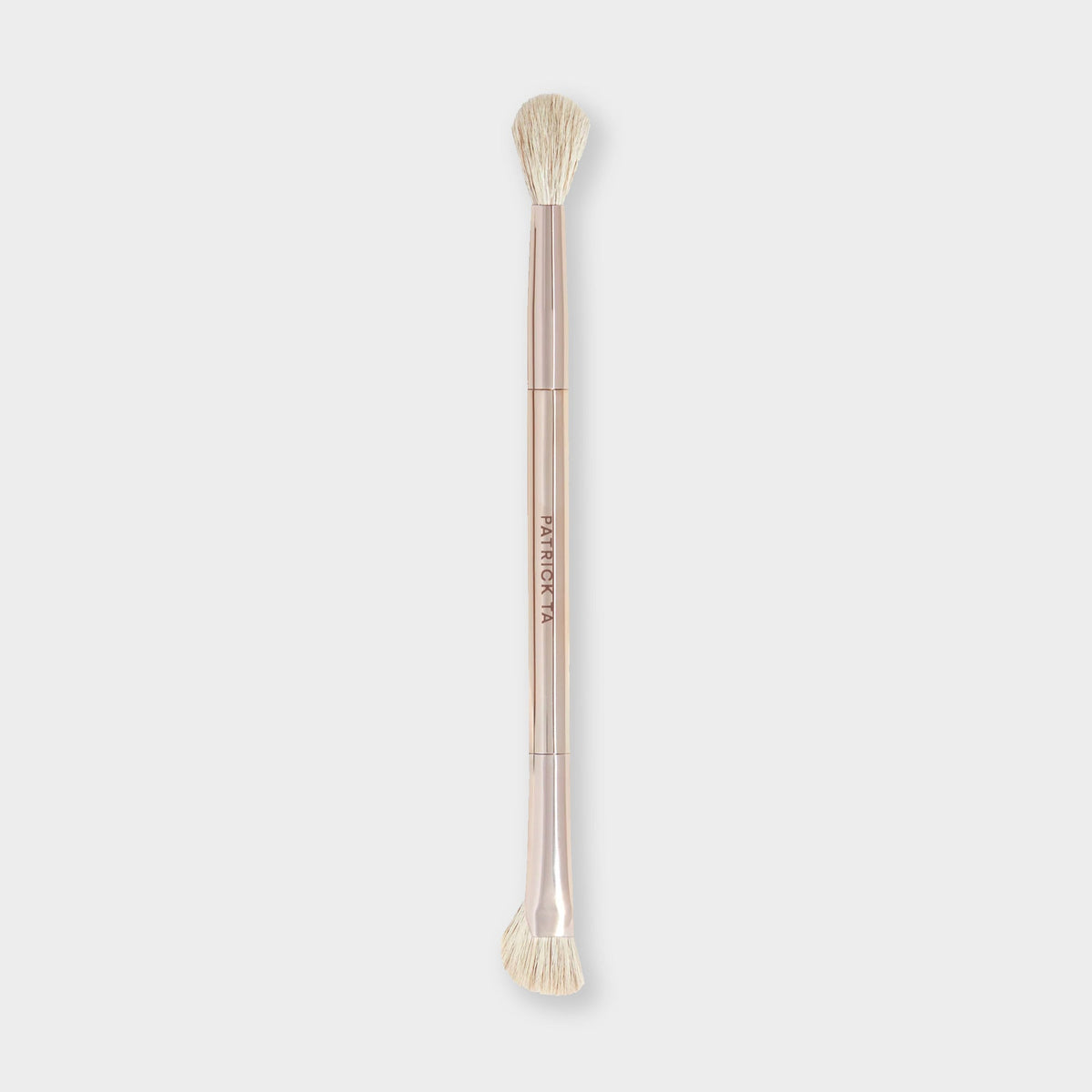 Patrick Ta Major Sculpt Dual-Ended Precision Brush - dwustronny pędzel do konturowania na jasnym tle | Ellemania