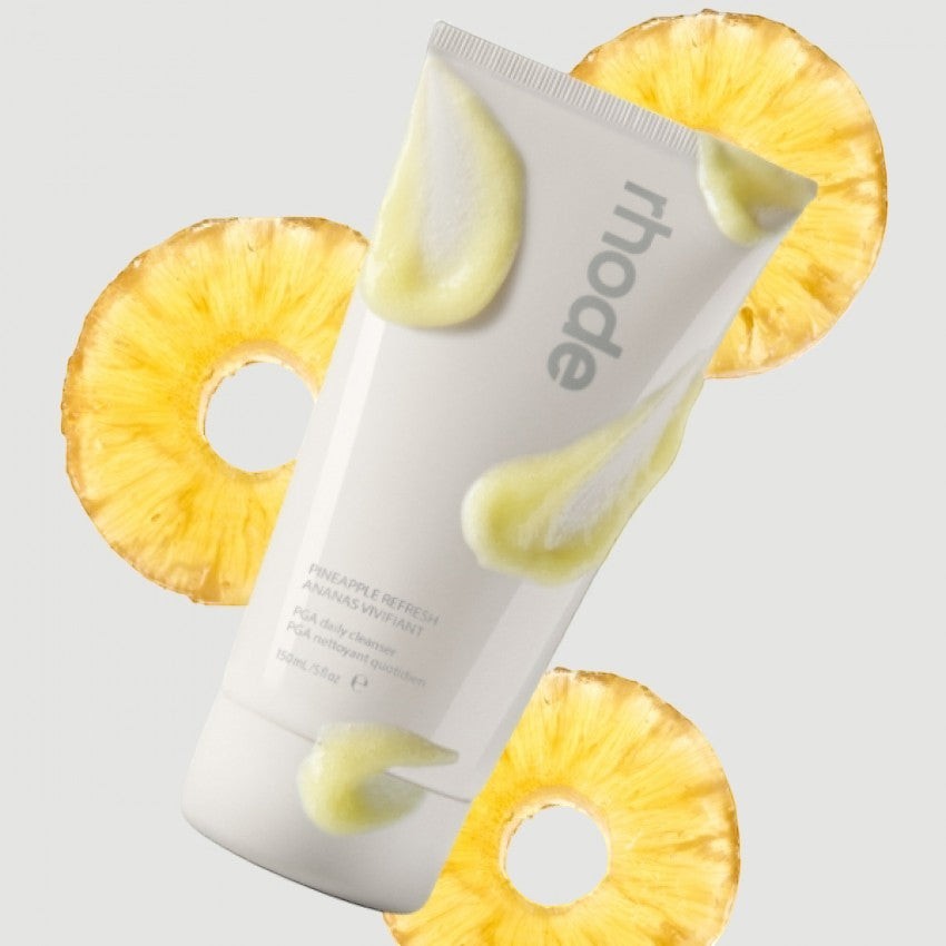 Rhode Skin Pineapple Refresh PGA Daily Cleanser - tekstura żelu | Ellemania