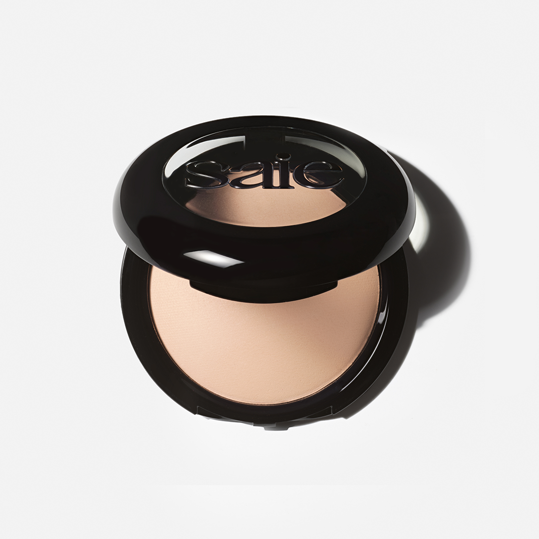 Saie Slip Tint Undetectable Baked Setting Powder - rozświetlający puder utrwalający do ciemnej karnacji 7 g