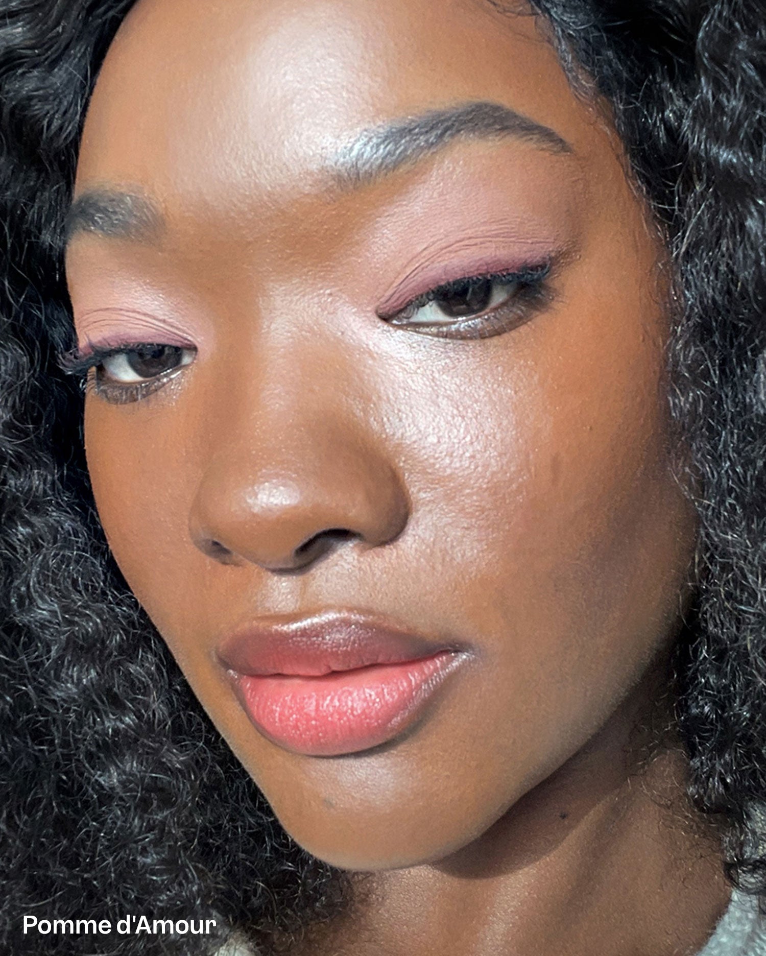 Violette_FR Bisou Jelly Sheer Shine Lipstick - nawilżająca szminka z żelową warstwą i witaminą E 2.5 g