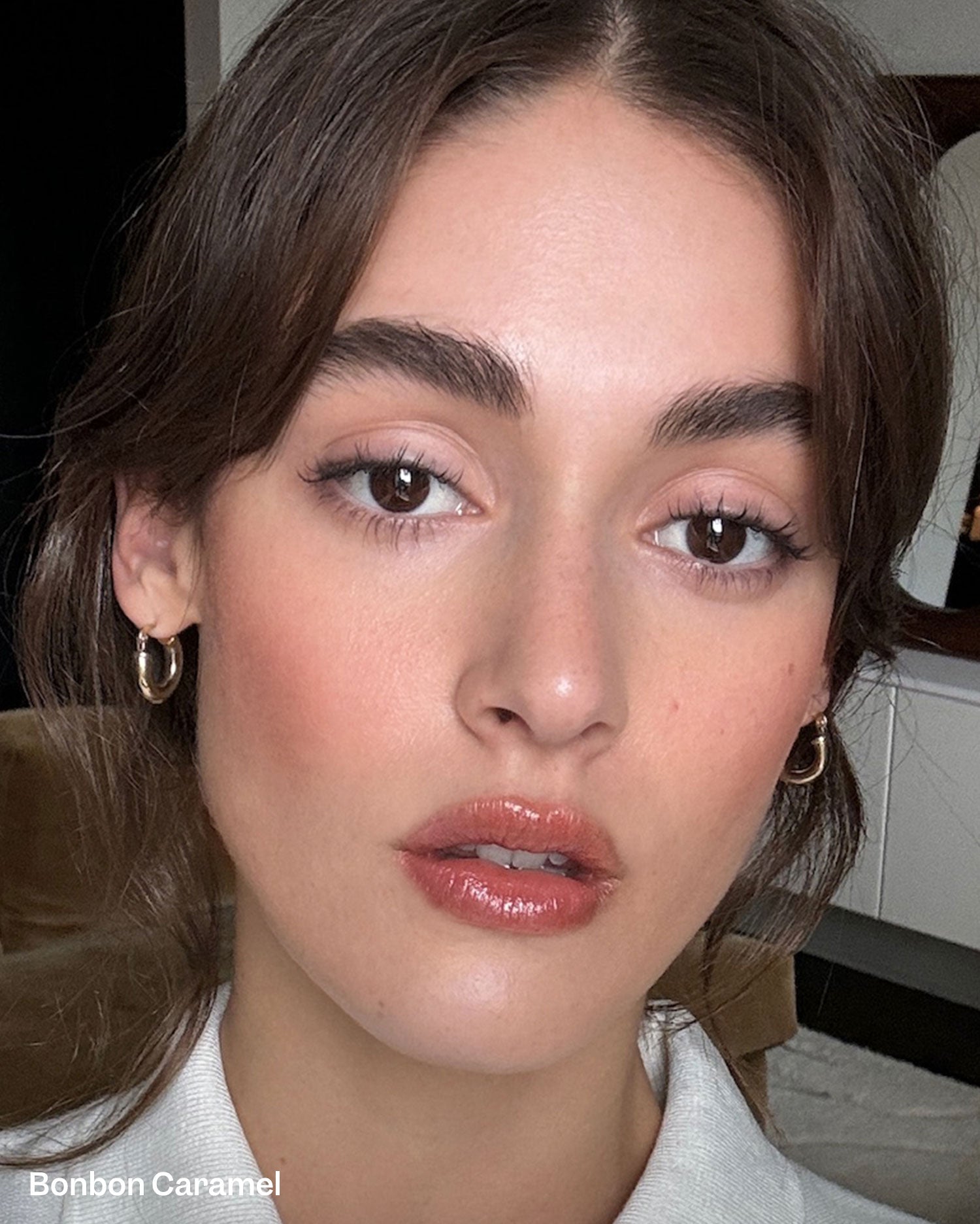 Violette_FR Bisou Jelly Sheer Shine Lipstick - nawilżająca szminka z żelową warstwą i witaminą E 2.5 g