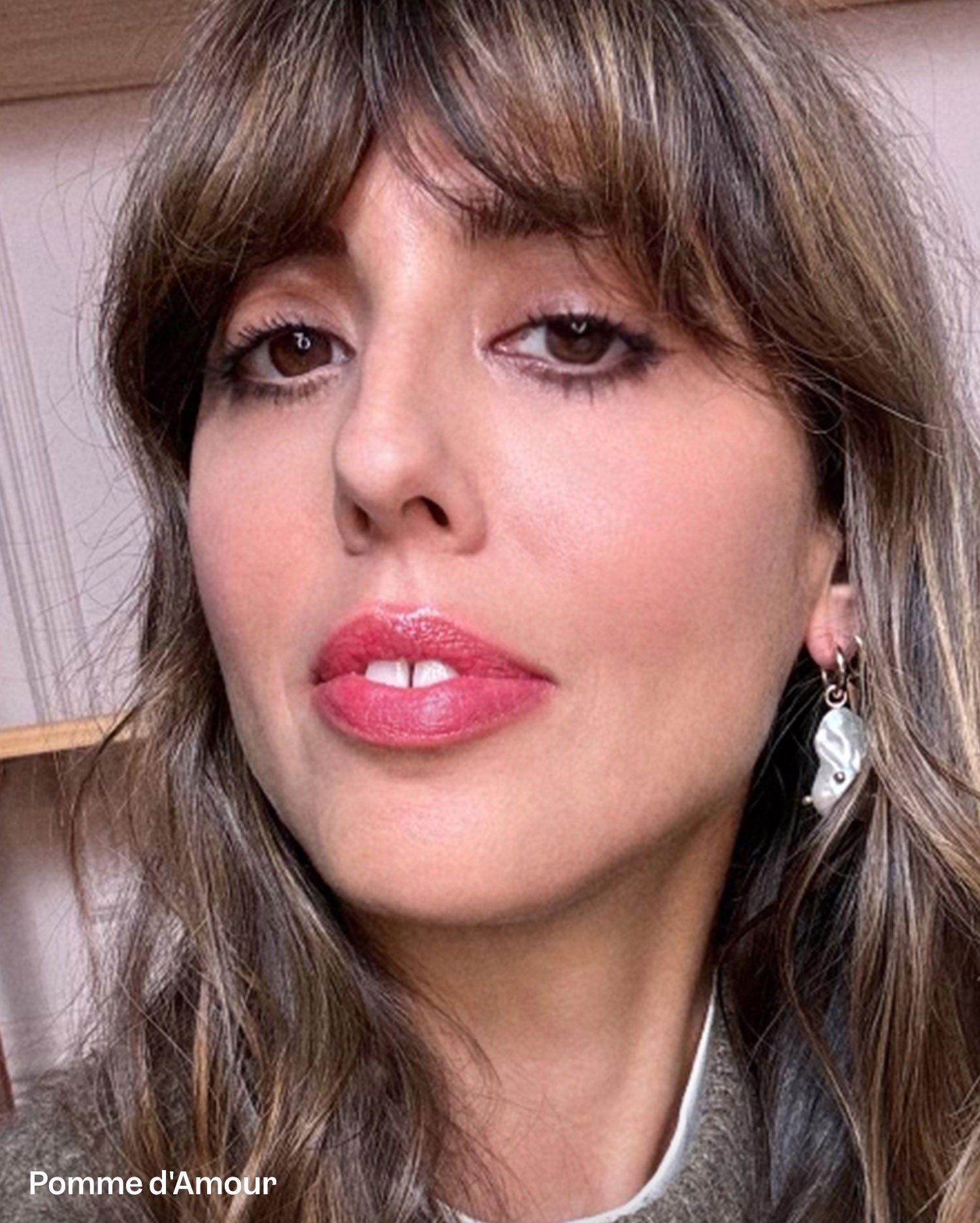 Violette_FR Bisou Jelly Sheer Shine Lipstick - nawilżająca szminka z żelową warstwą i witaminą E 2.5 g