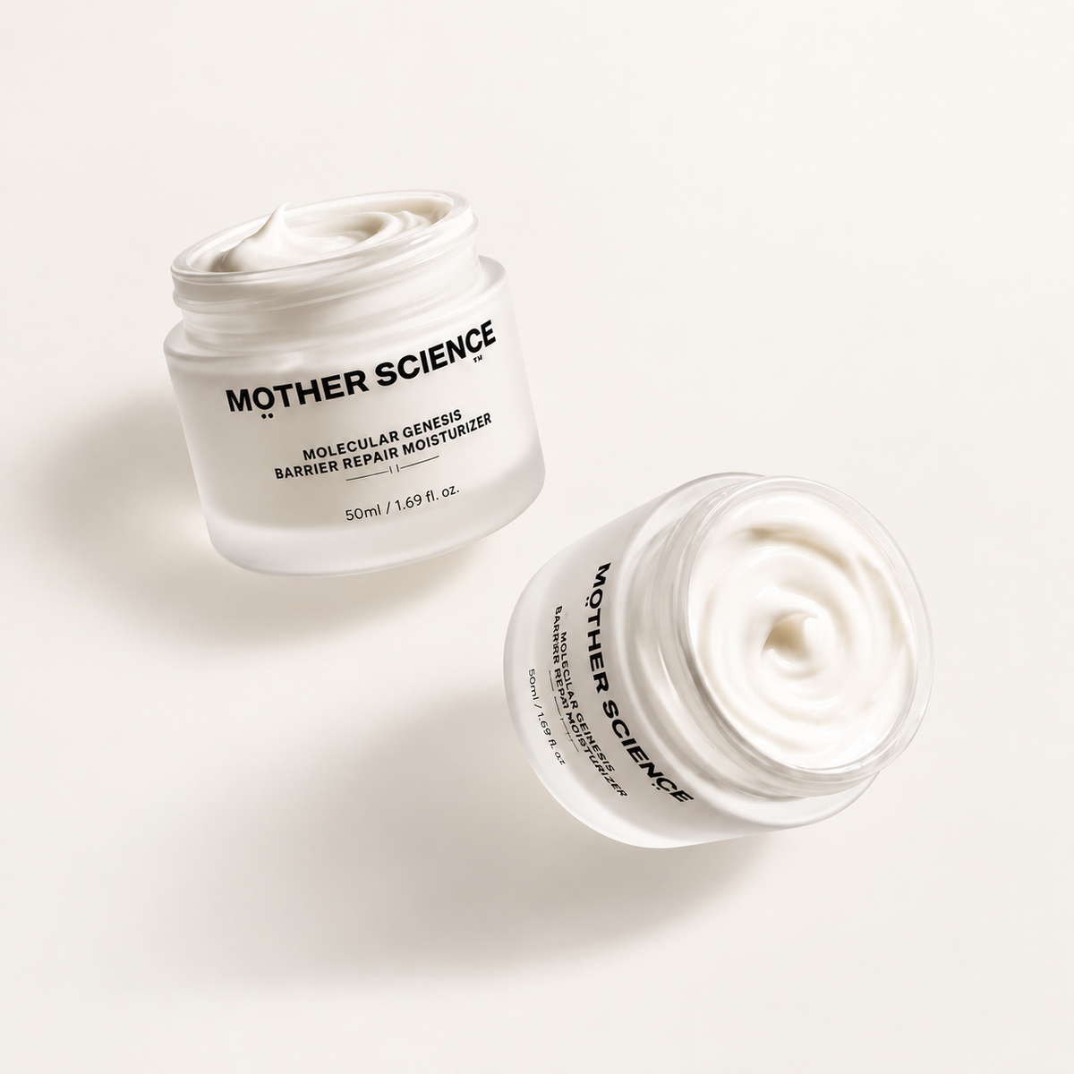 Mother Science Molecular Genesis Barrier Repair Moisturizer 50 ml - dwa otwarte słoiki z widoczną kremową teksturą | Ellemania