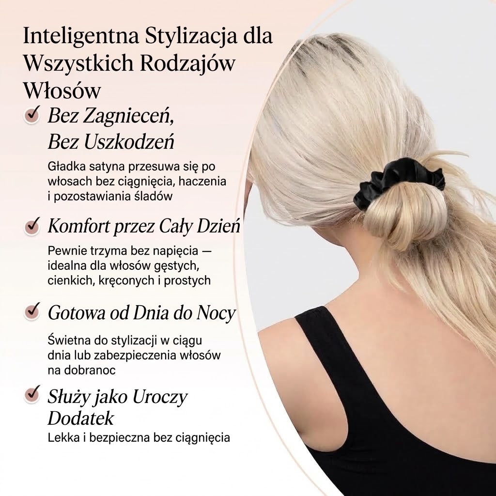 Kobieta z blond włosami w kucyku związanym czarną satynową gumką Kitsch, która chroni włosy przed zagnieceniami.