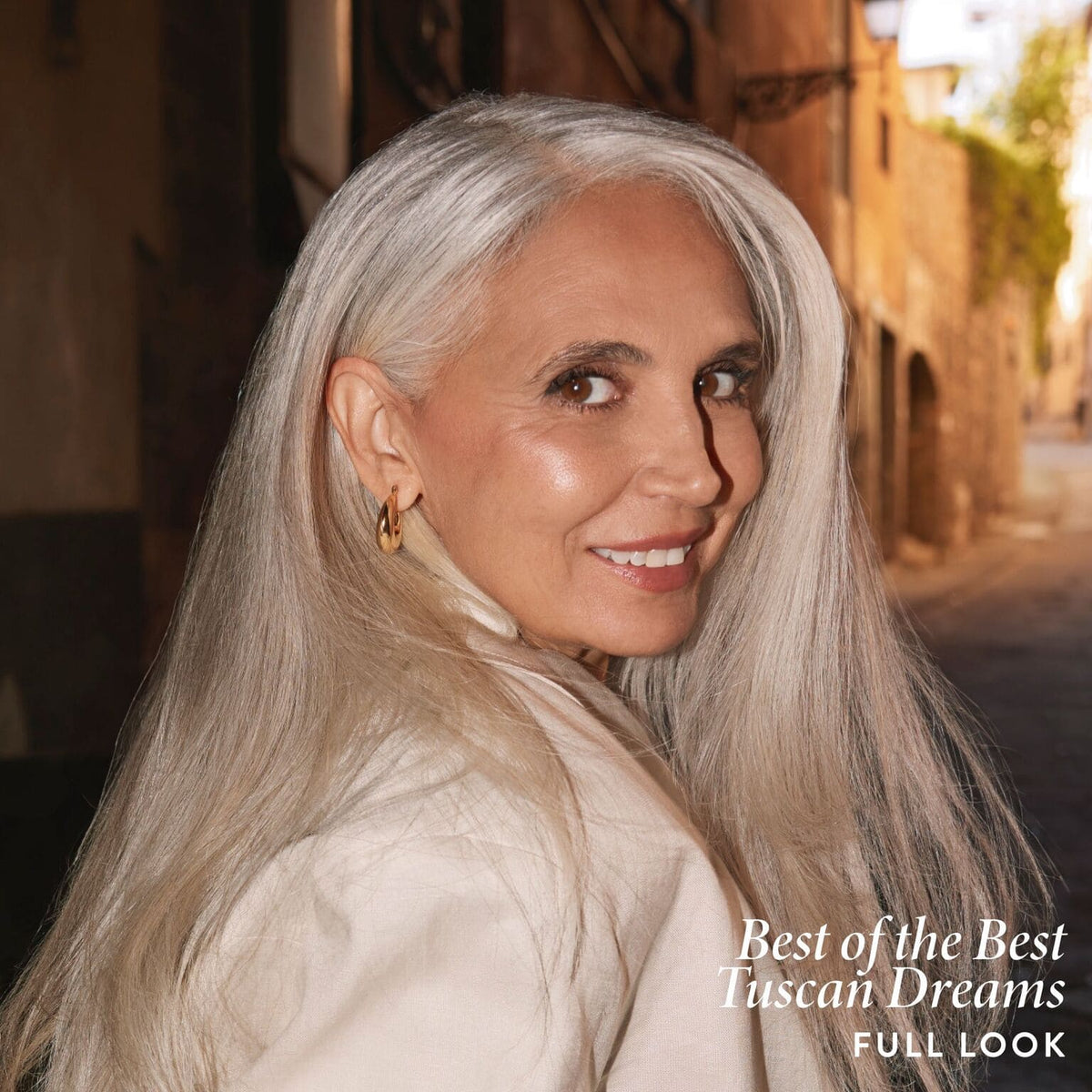 Laura Geller Best of the Best Tuscan Dreams - modelka z kompletnym makijażem twarzy i oczu wykonanym paletą | Ellemania