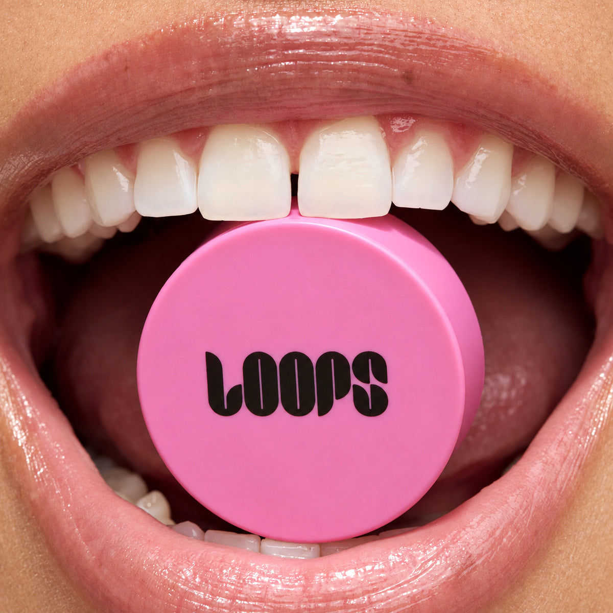 Loops Double Take Mini Lip Mask maska do ust 6 g, różowa zakrętka słoiczka przy ustach | Ellemania