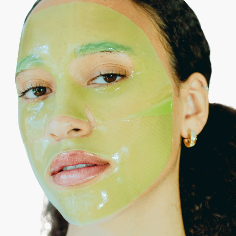 Loops Fresh Peel Resurfacing Hydrogel Face Mask - zielona maska hydrożelowa na twarzy modelki | Ellemania