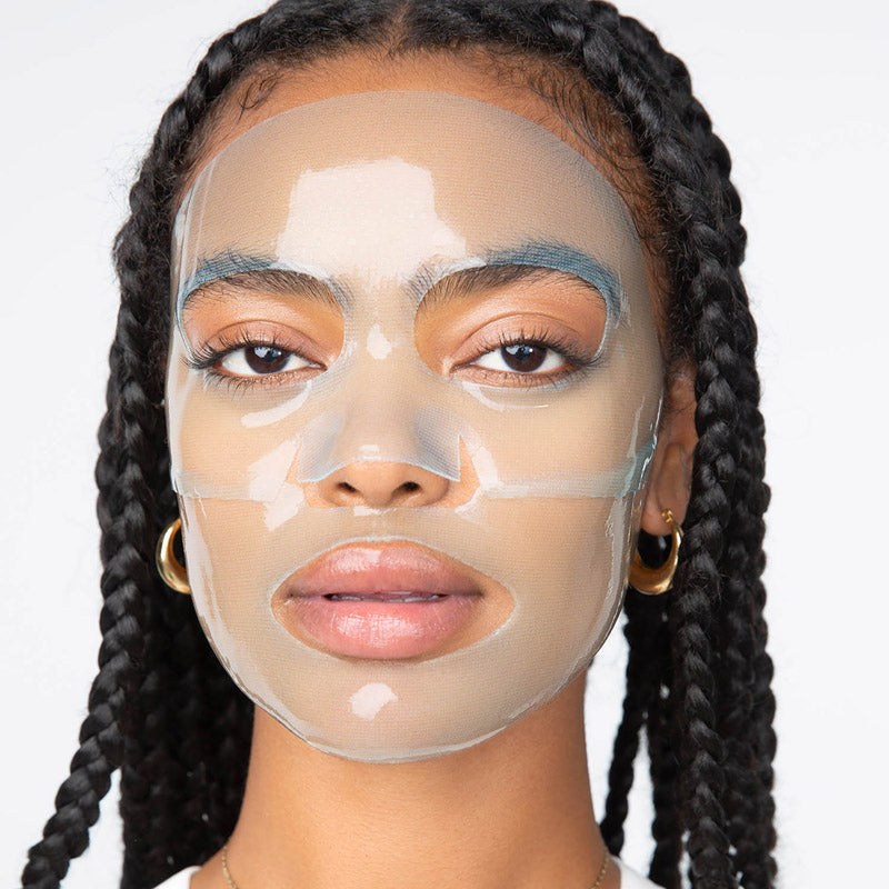Loops Hyper Smooth Dark Spot Hydrogel Face Mask - hydrożelowa maska na twarzy modelki | Ellemania