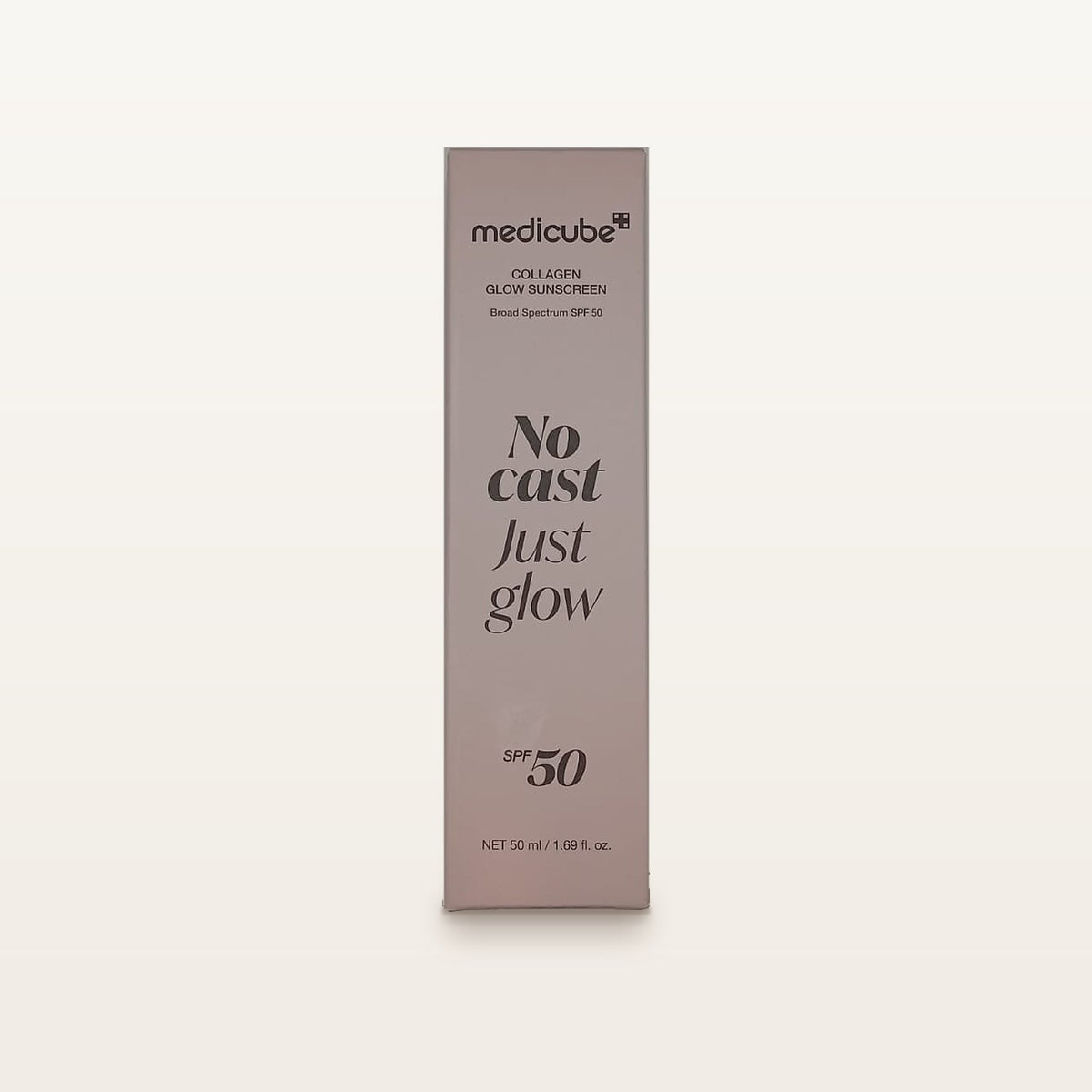 Medicube Collagen Glow Sunscreen SPF 50 - przód kartonika na jasnym tle | Ellemania
