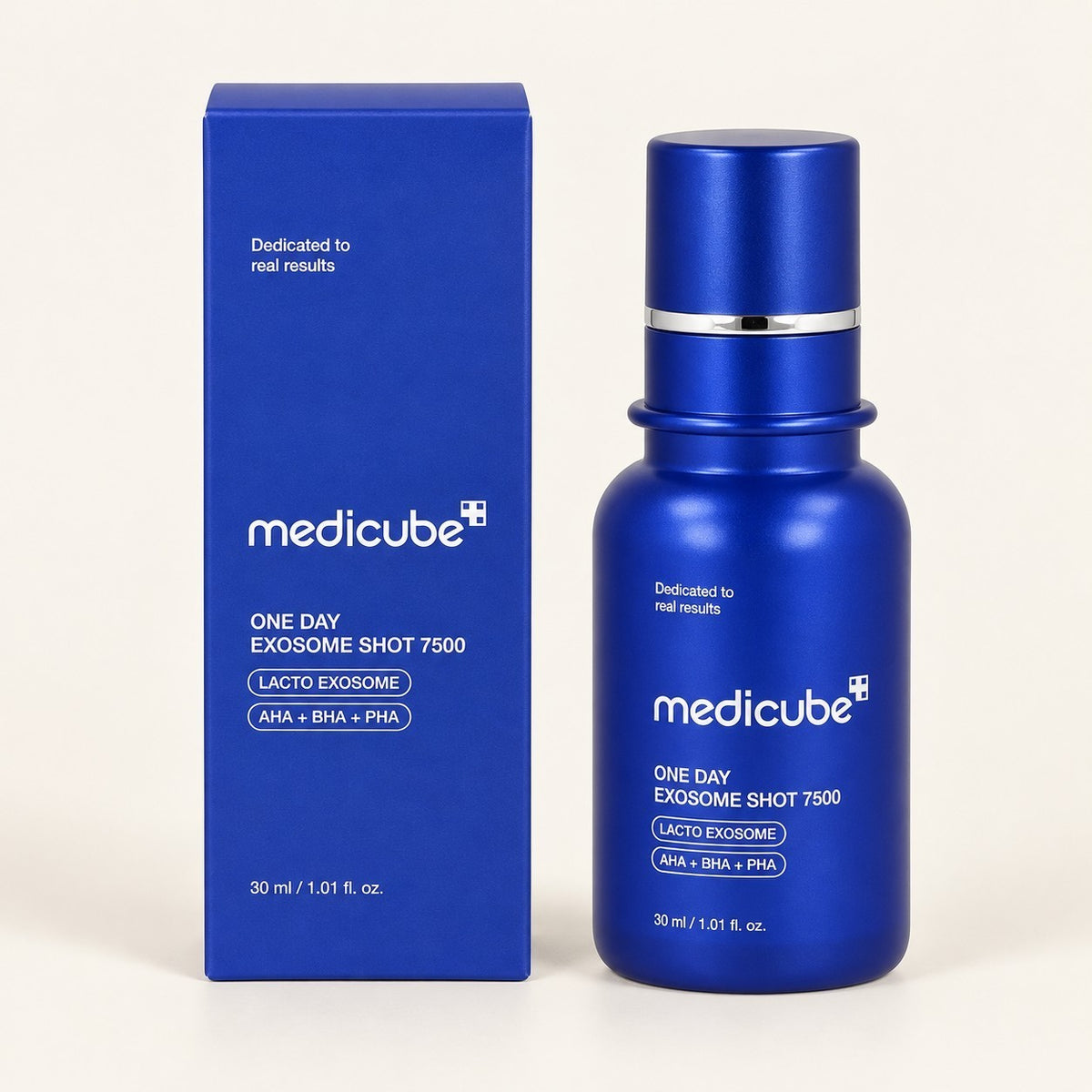 Medicube One Day Exosome Shot 7500 - niebieskie pudełko i butelka z pompką 30 ml | Ellemania