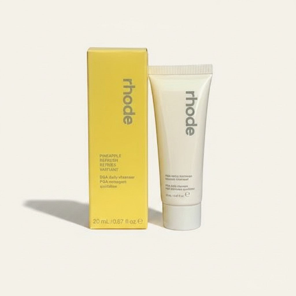 Rhode Skin Pineapple Refresh PGA Daily Cleanser - żółty kartonik i tubka żelu do mycia twarzy | Ellemania
