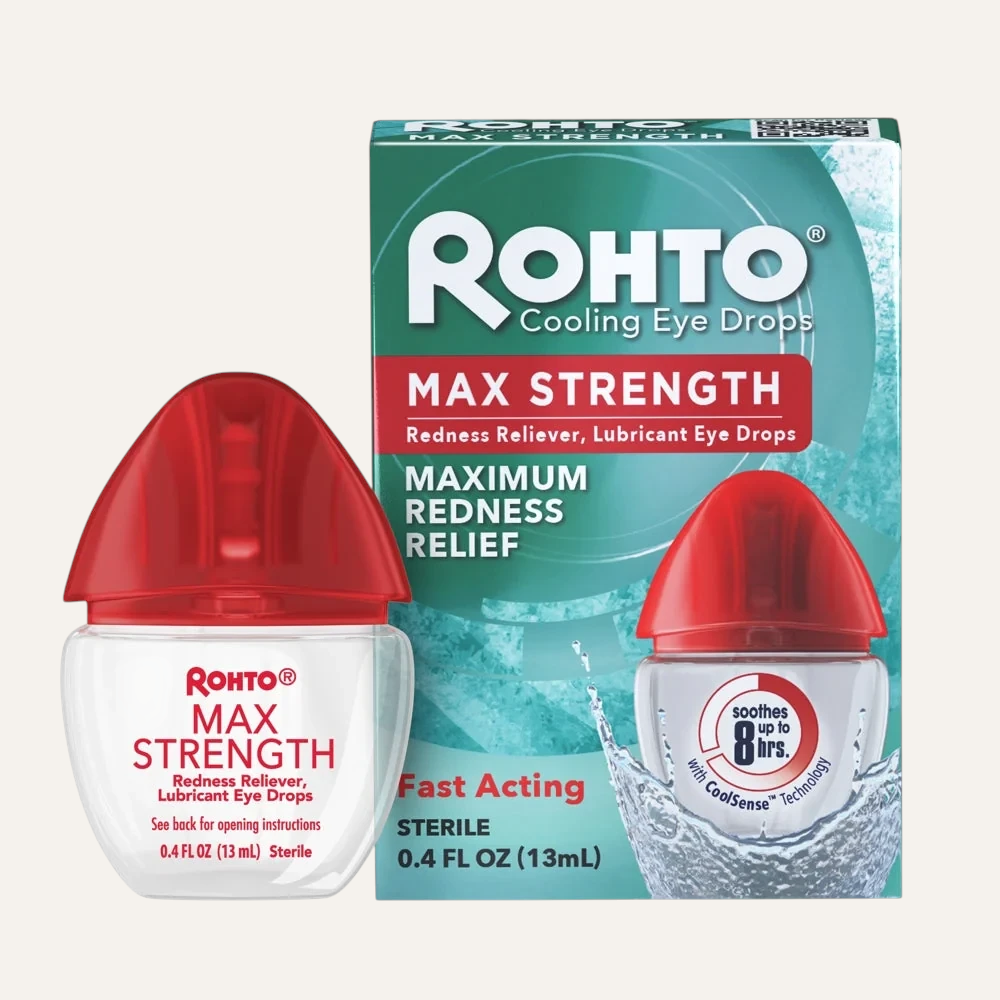 Rohto Max Strength Redness Reliever 13 ml, butelka z czerwoną zatyczką obok pudełka z przodu | Ellemania