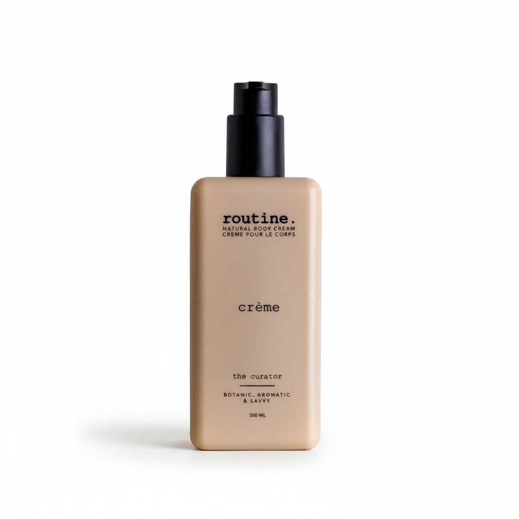 Naturalny krem do ciała Routine Natural Beauty w beżowej butelce z pompką, dostępny w sklepie ellemania