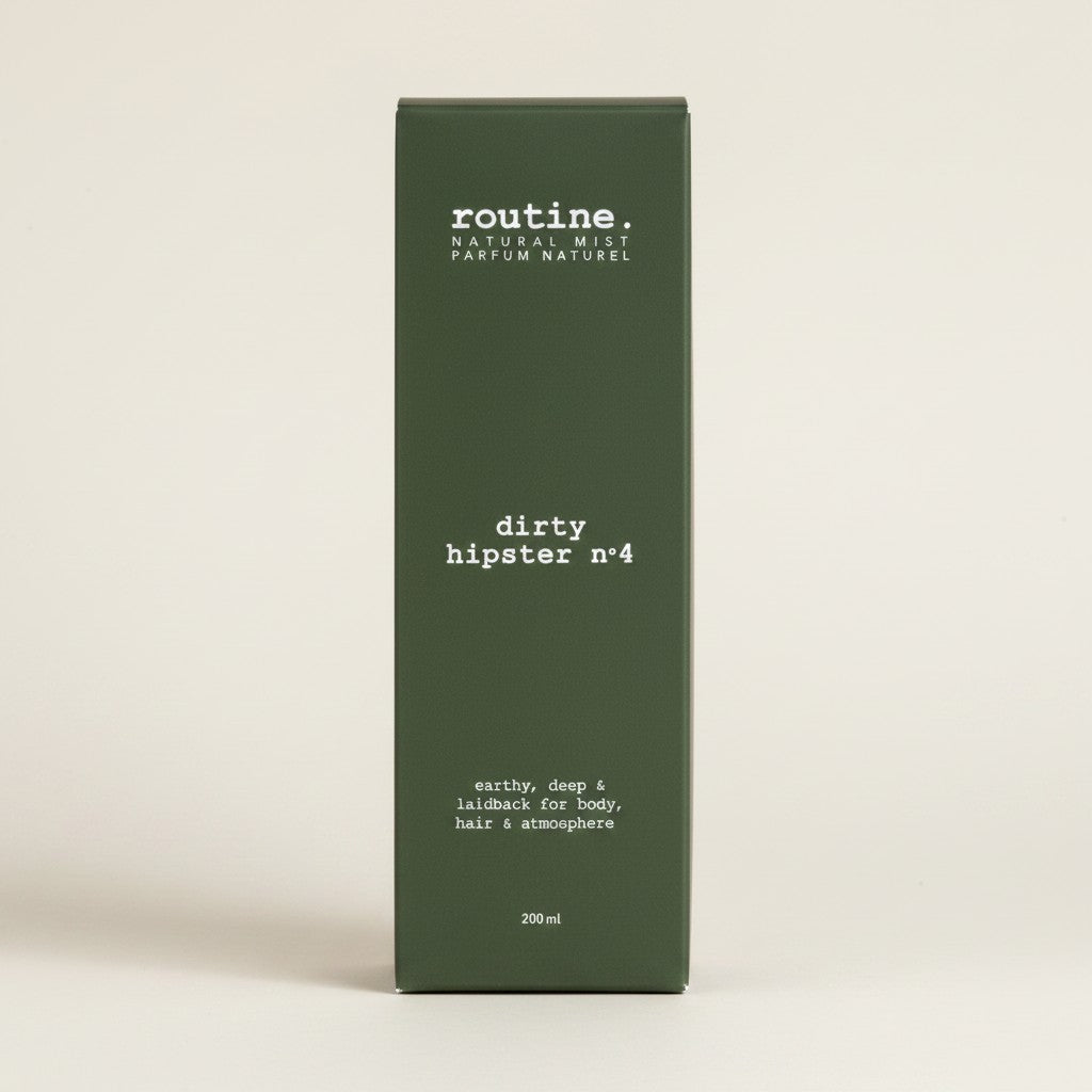 Ciemnozielone opakowanie mgiełki Routine Natural Beauty Dirty Hipster No.4 do ciała, włosów i wnętrz o pojemności 200ml