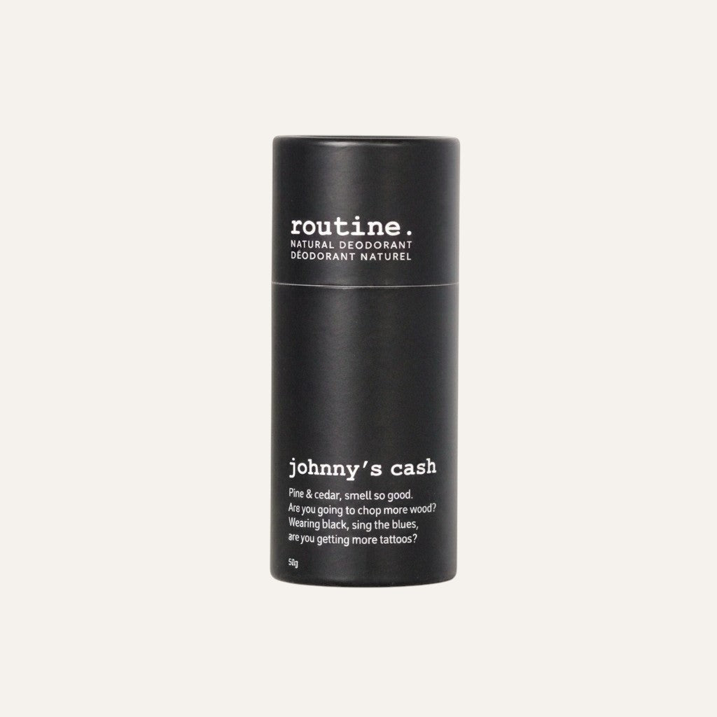 Czarny słoiczek naturalnego dezodorantu Routine Natural Beauty w wersji zapachowej Johnny's Cash od ellemania
