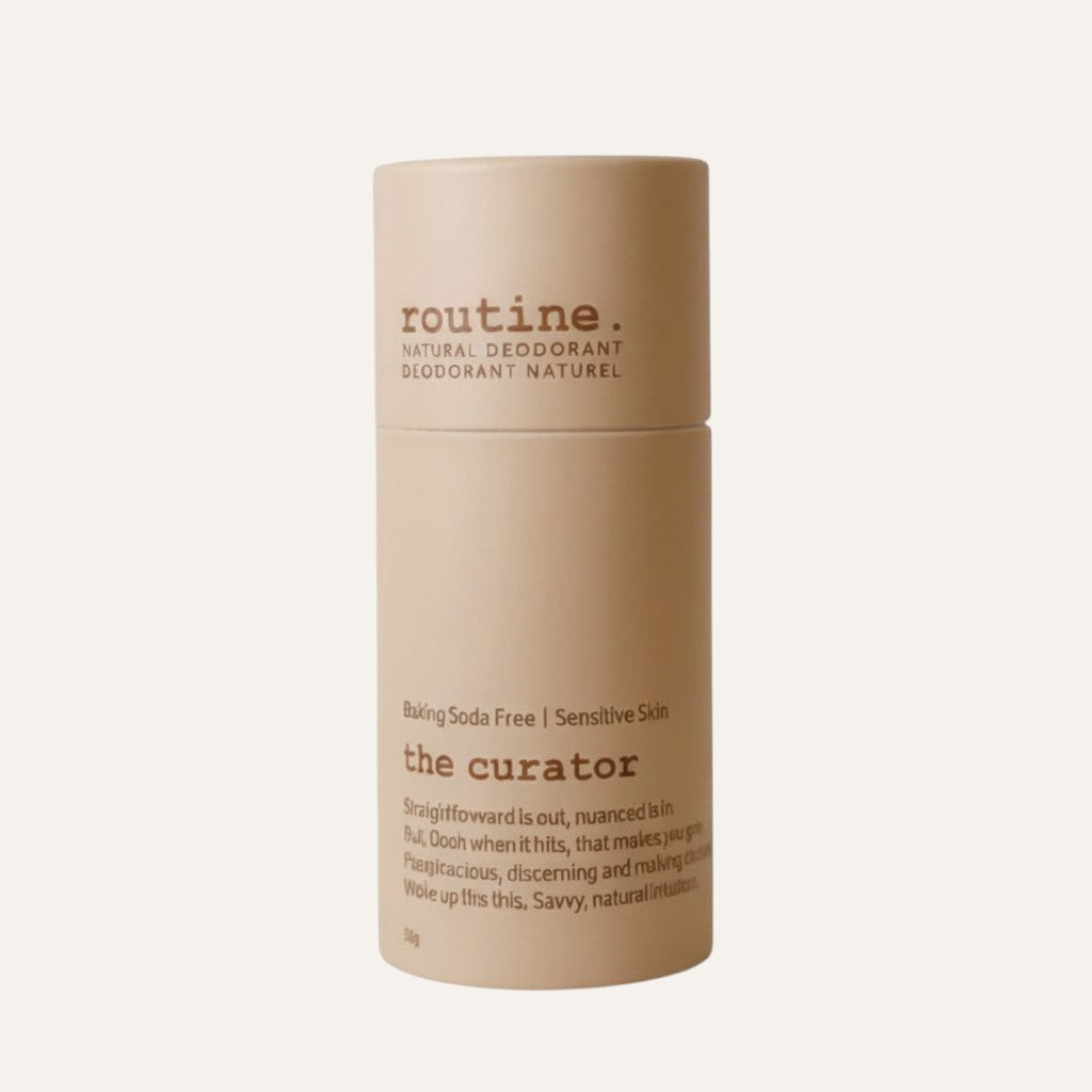 Routine Natural Deodorant 50 g, wariant The Curator, tekturowy tubowy opakowanie z przodu | Ellemania