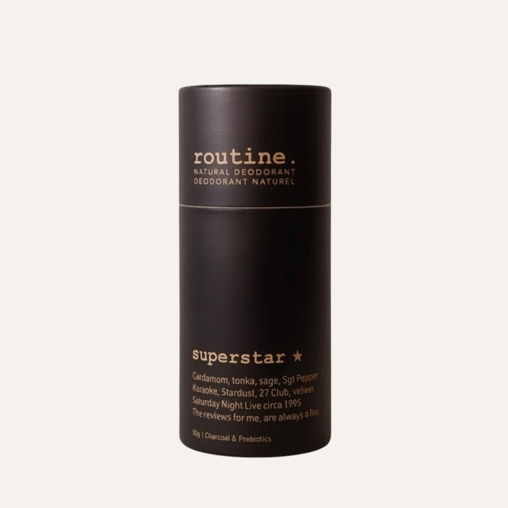 Routine Natural Deodorant Superstar 50 g, tekturowy tubus z dezodorantem z przodu | Ellemania