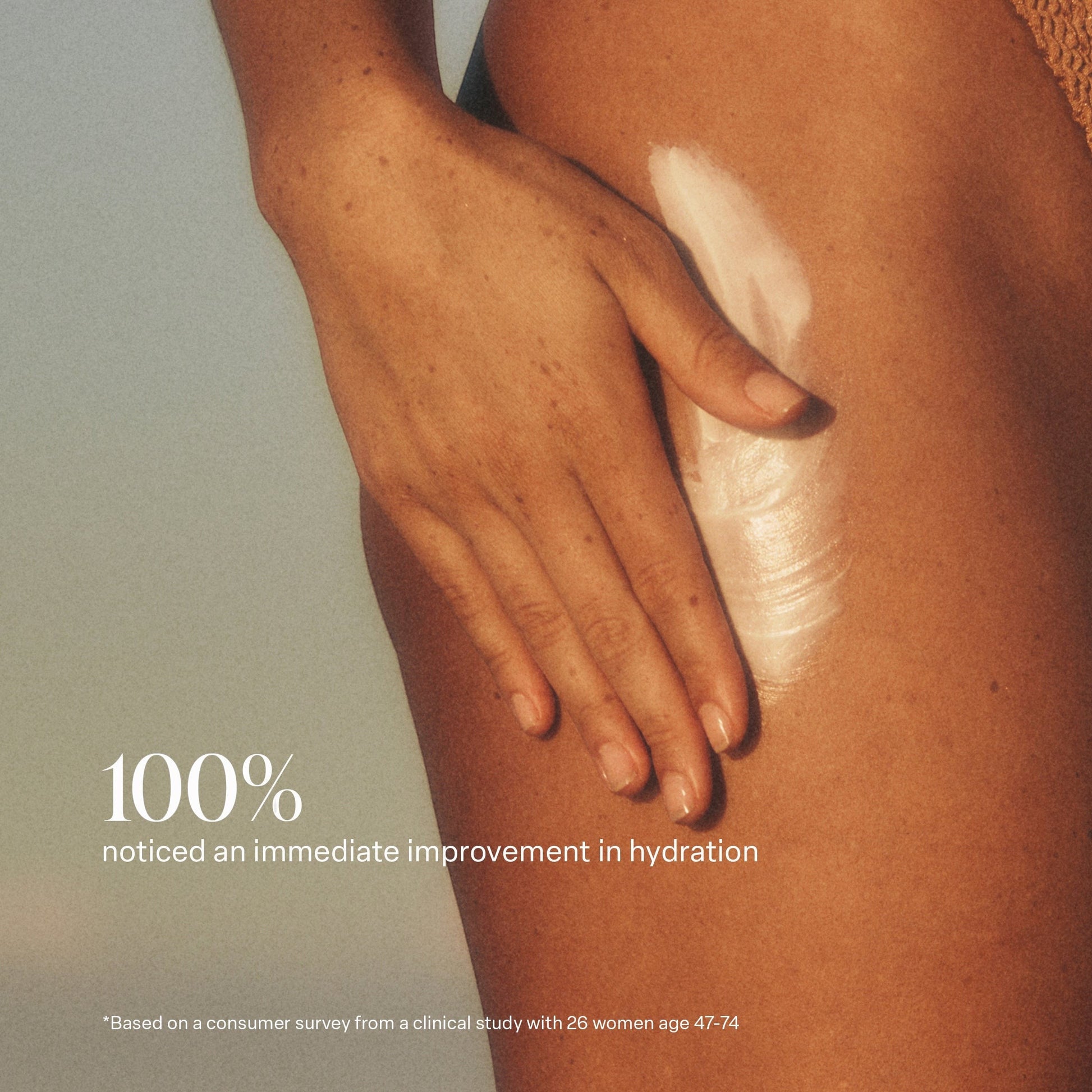 ellemania Saltair Multi-Lipid Body Butter nakładane na opaloną skórę uda, zapewniające głębokie nawilżenie