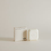 Nawilżająca kostka myjąca Sundae See You The Clean Bar Soap od ellemania w minimalistycznym białym opakowaniu