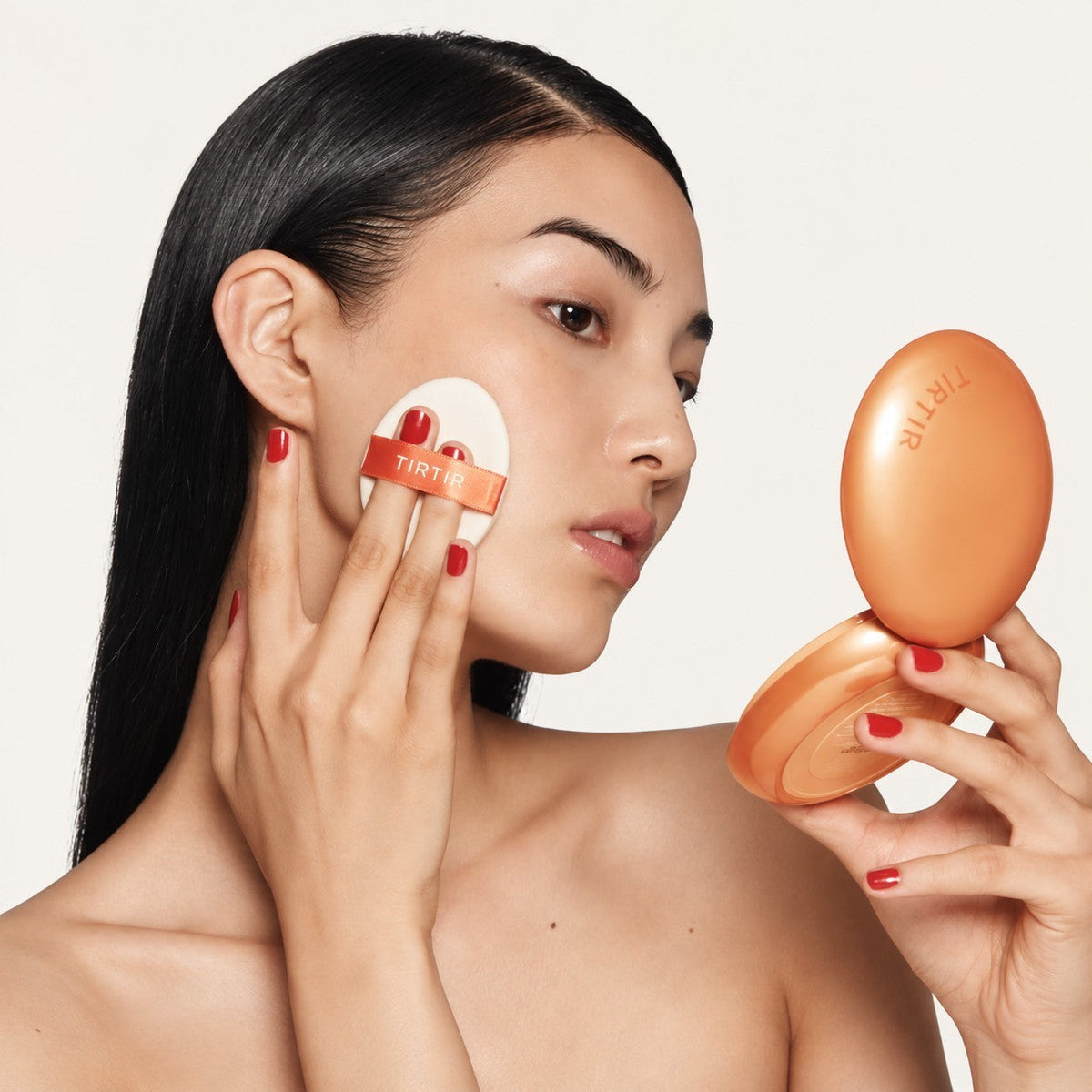 TIRTIR Mask Fit AI Filter Cushion - nakładanie podkładu puszkiem | Ellemania