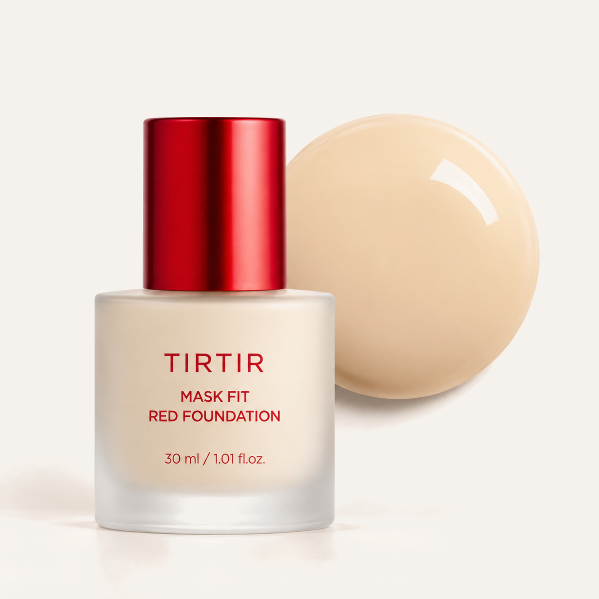 TIRTIR Mask Fit Red Foundation 30 ml, butelka z czerwoną zakrętką i próbka podkładu obok | Ellemania