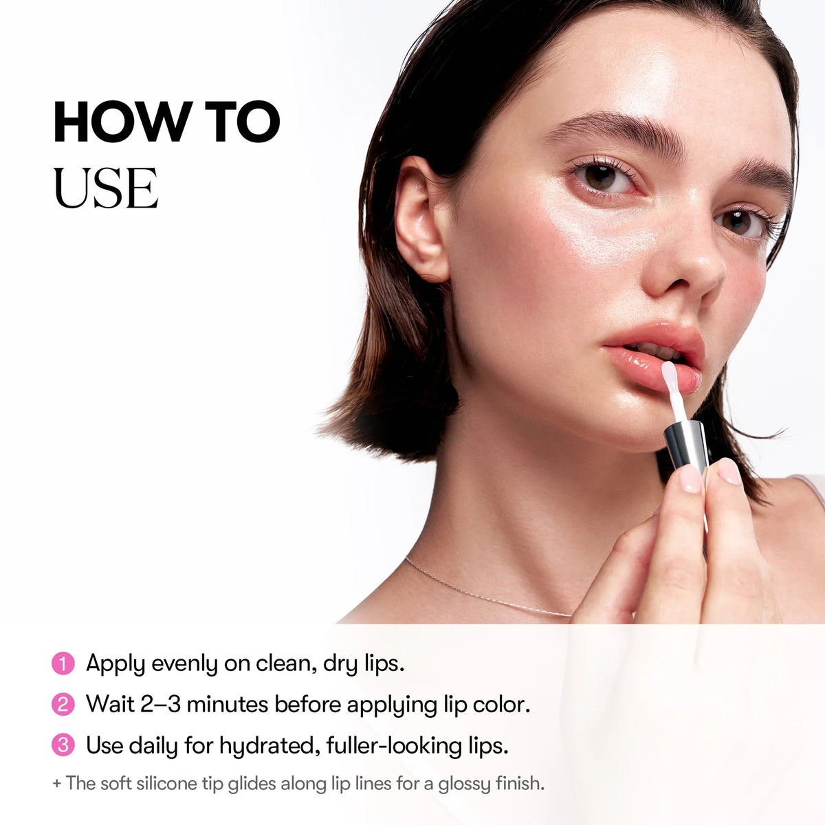 Modelka ellemania aplikuje błyszczyk powiększający VT Cosmetics Reedle Shot Lip Plumper Beginner na usta