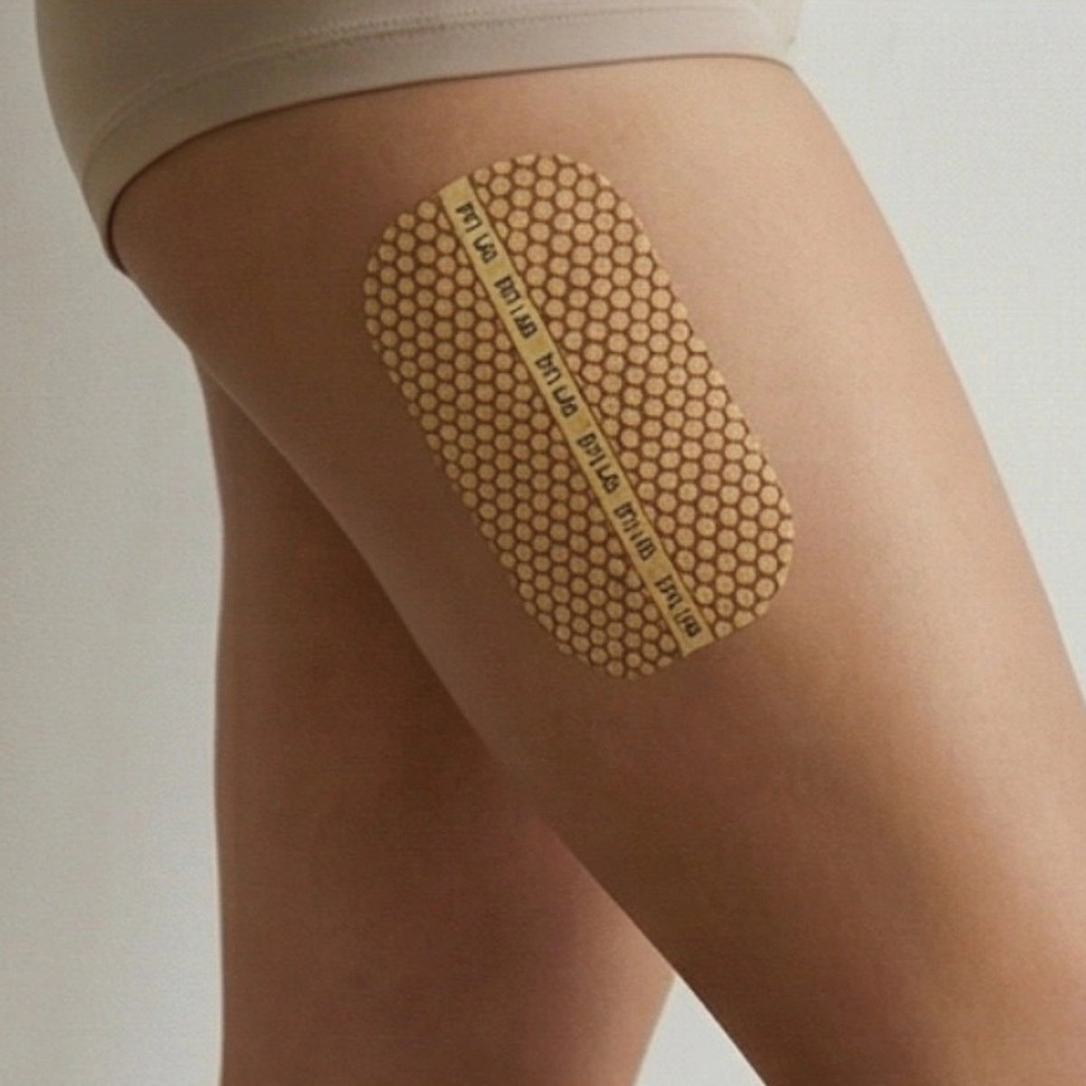 FAT LAB Bromelain Microcirculation Patch 8 szt. - plaster przyklejony na udzie | Ellemania
