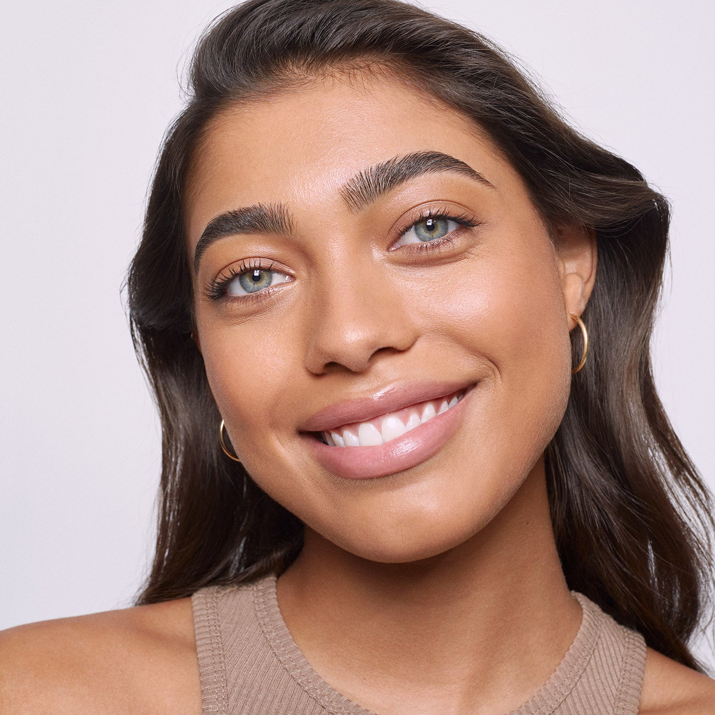 Saie Airset Radiant Loose Setting Powder - sypki puder utrwalający z rozświetlającym efektem 4 g