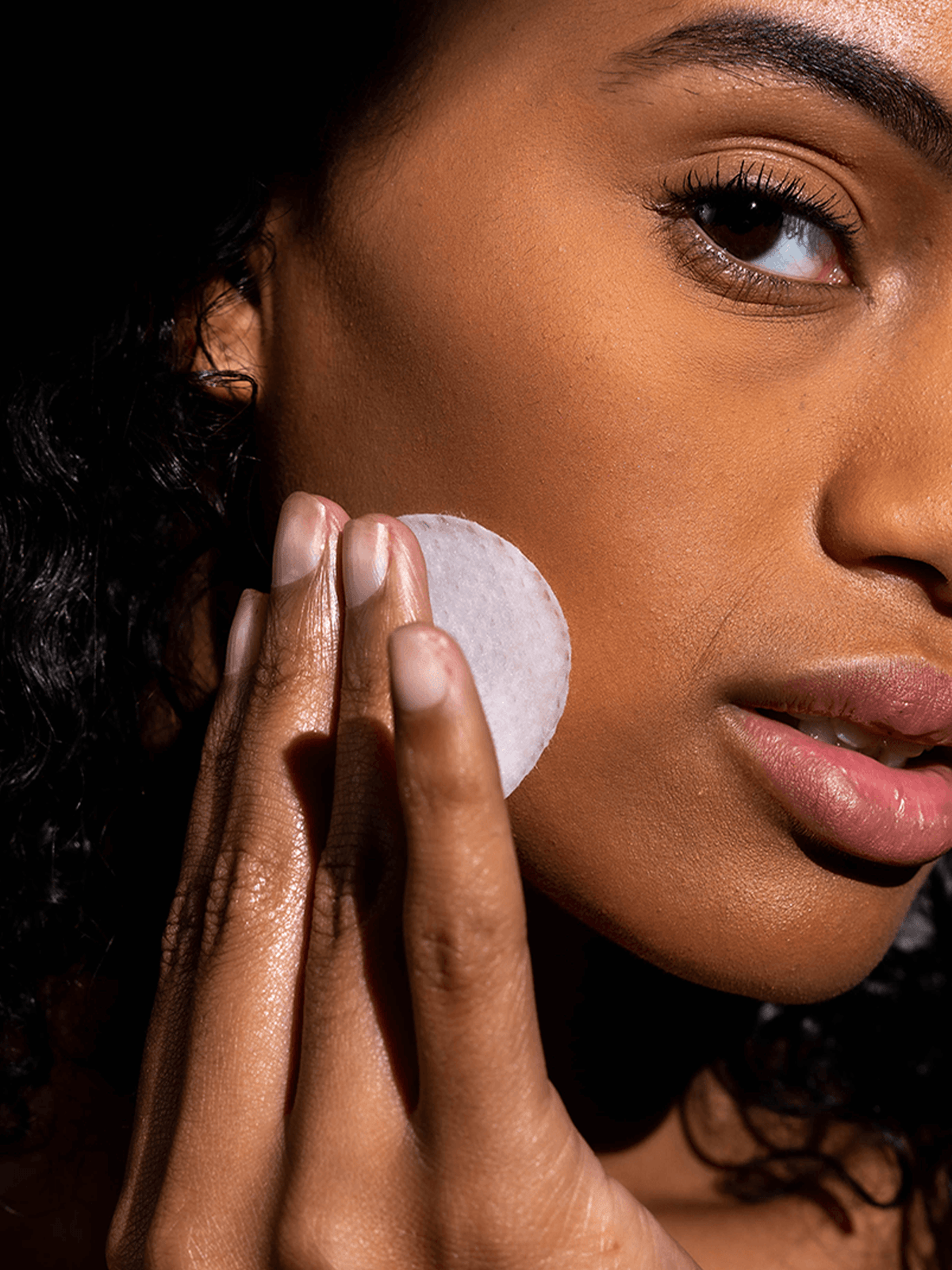 DRMTLGY Tingl Exfoliating Pads - złuszczające płatki do twarzy z kwasami AHA i BHA 60 sztuk