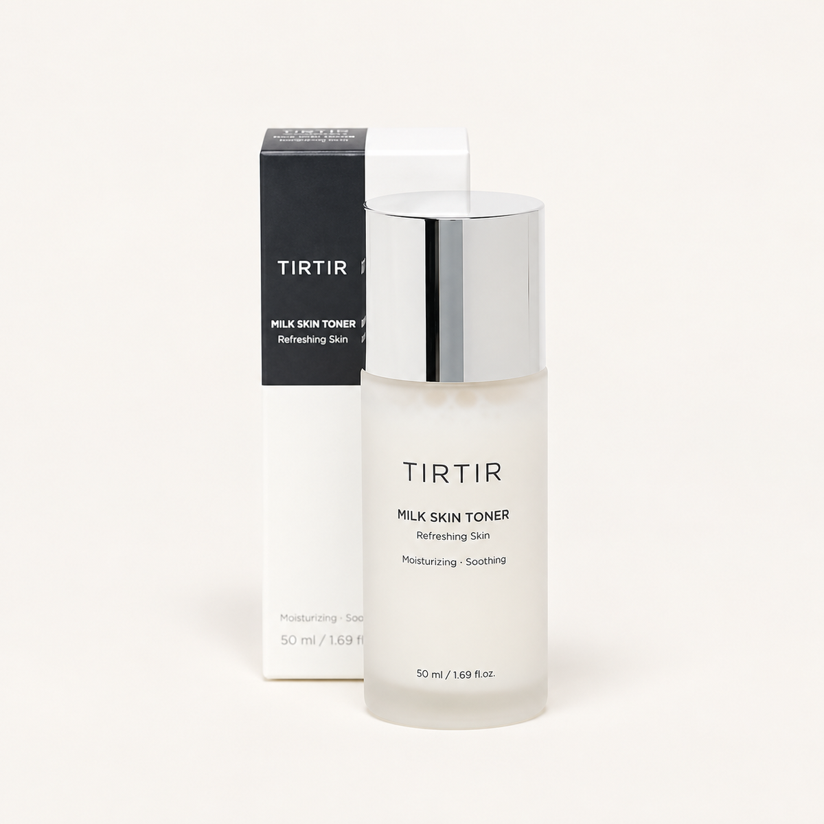 TIRTIR Milk Skin Toner 50 ml - butelka toniku obok czarno-białego pudełka | Ellemania